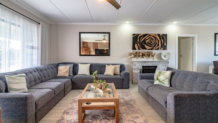 6 Bedroom Property for Sale in Gonubie North Eastern Cape